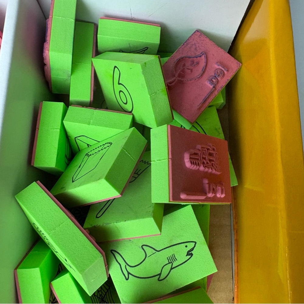 Lakeshore fill in the blanks phonics stamps set - Picture 9 of 9